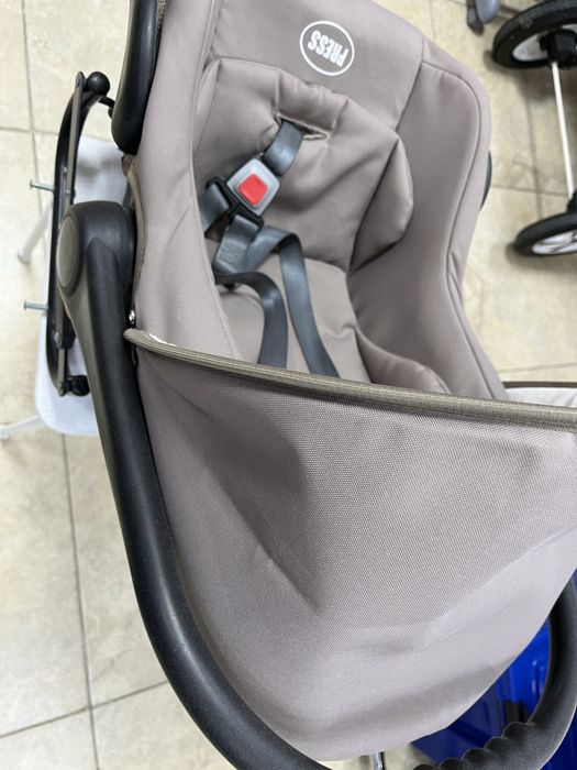 Продается Коляска  детская б/у