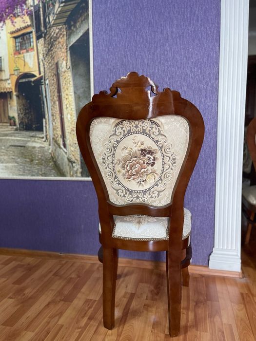 Продам стулья. В отличном состоянии.