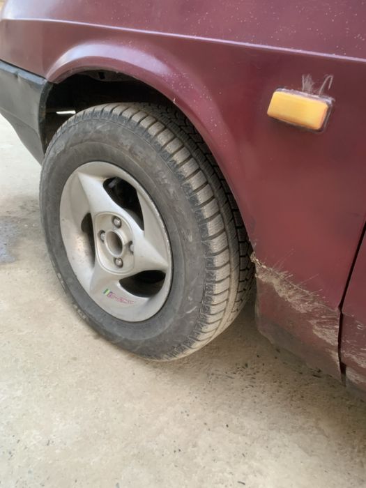 Lada samara 21099 sotiladi