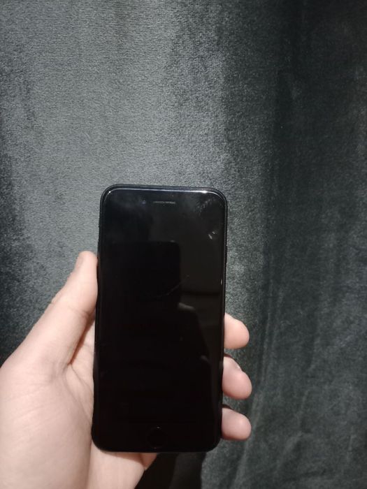 Айфон се2020 64гб