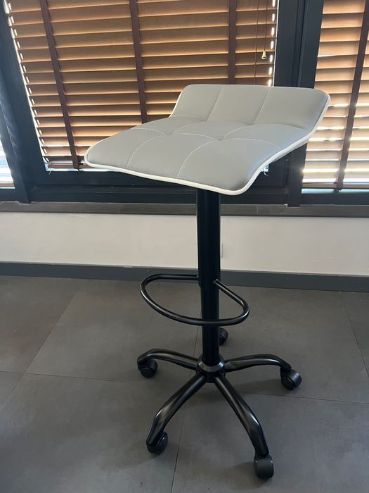 Бар стол на колелца Париж + 24м гаранция и безплатна доставка