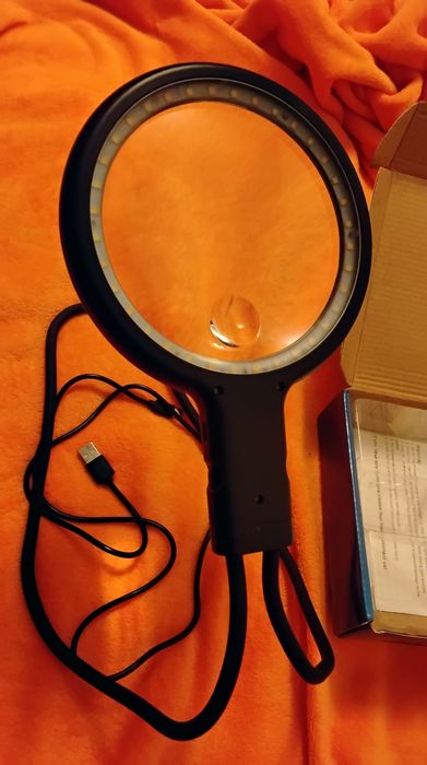 Lupa de gat cu iluminare