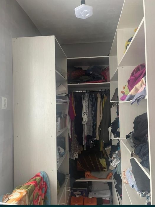 Продам 3х комнатную на площади