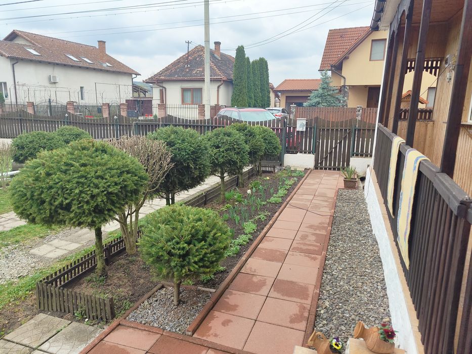 De vânzare casă cu 2 camere în Ernei, jud. Mureș
Vă propunem spre vânz