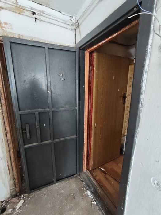 Продам дверь входную