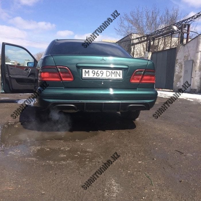 Mercedes W210 AMG задний бампер с диффузором