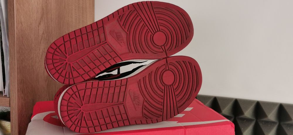 Nike Air Jordan 1 Retro High Flyknit Bred номер 40