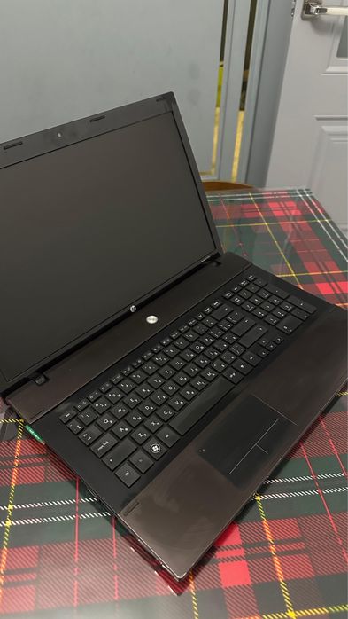 Ноутбук HP в рабочем состоянии