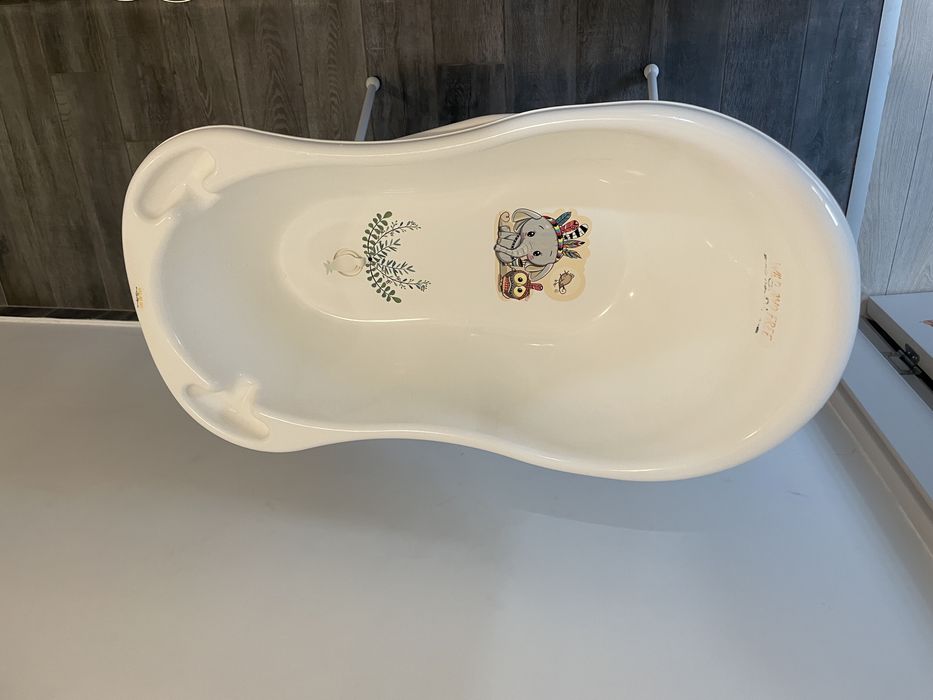 Вана за къпане на бебе със стойка