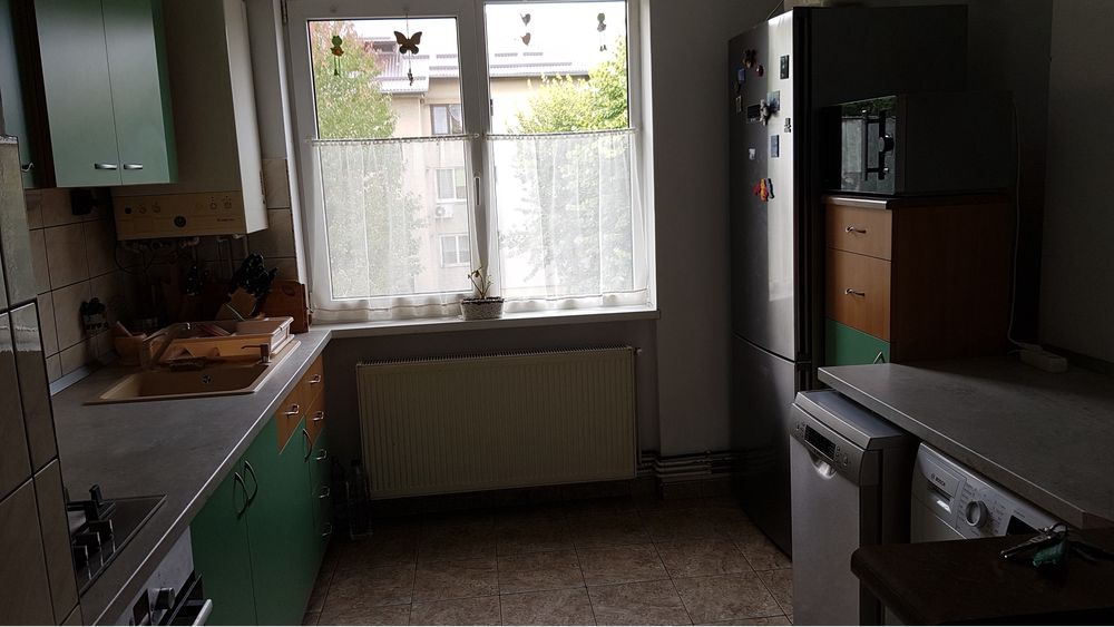 Inchiriez apartament