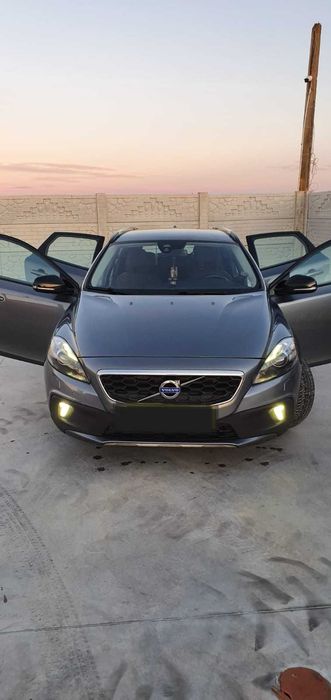 volvo v40 cross country d2 2015