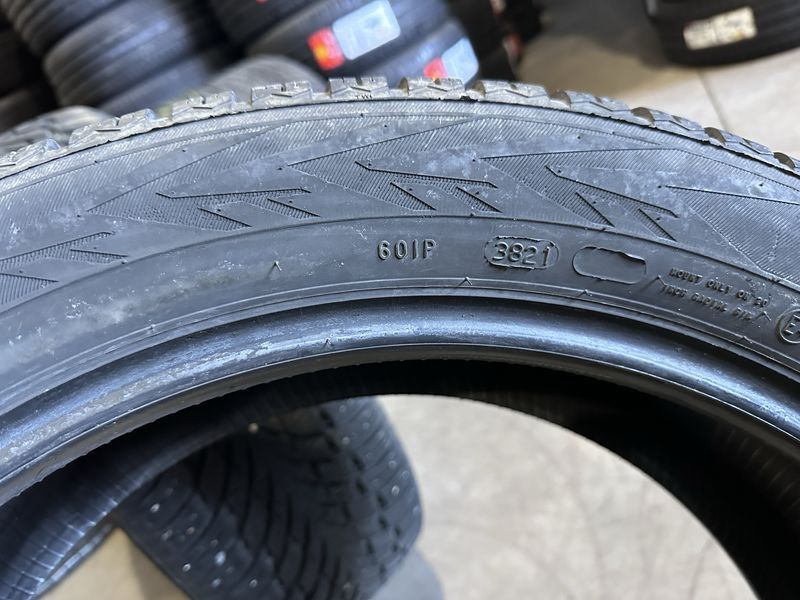 235/50/20 NOKIAN 2бр