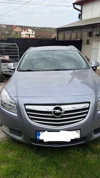 Vând Opel insignia