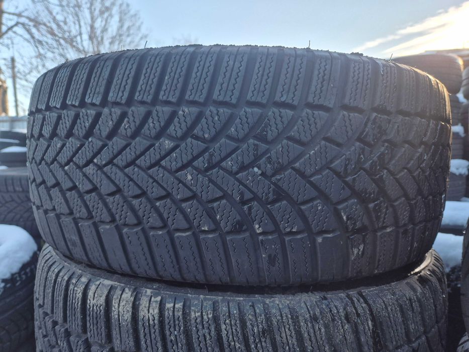 2 Anvelope de IARNA - 225/40/18 - BRIDGESTONE - CA UNELE NOI DOT 2023