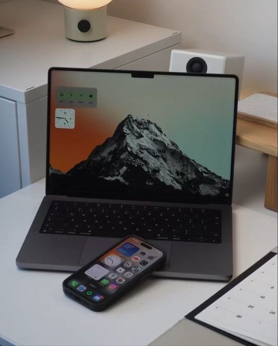 Macbook pro m3 quvati 30 soatgacha  97%full komoket xolati ideal