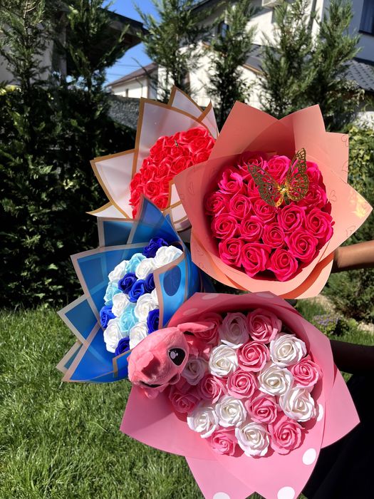 Buchet trandafiri săpun/ stitch initiala ursulet/ valentine s day