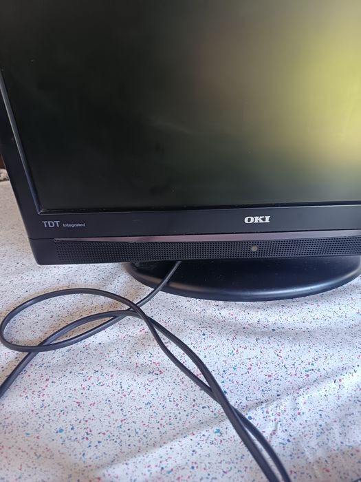 TV Lcd OKI funcțional cu telecomandă, perfect pentru bucătărie, rulotă, DVR și camere supraveghere
