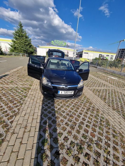 Продавам опел астра х 1.7 101 дизел 2006 година