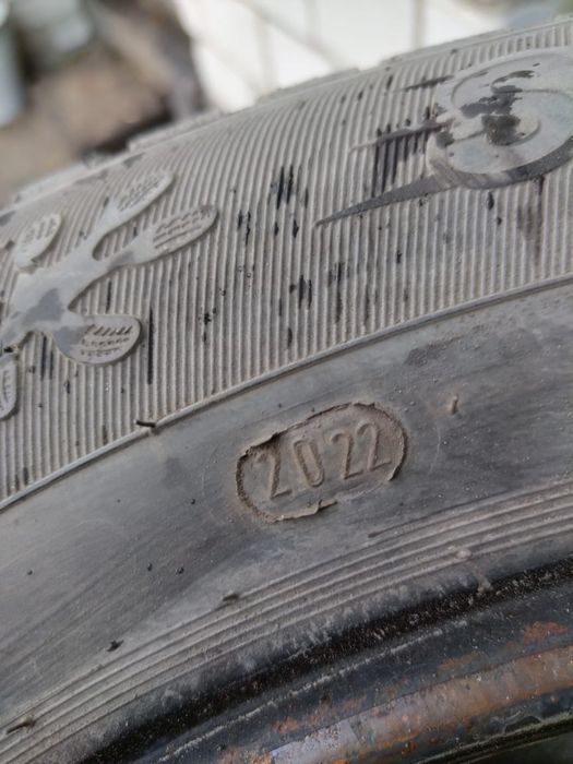 Продам зимнии шины 195/65/15