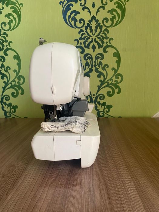 Швейная машинка полуавтомат