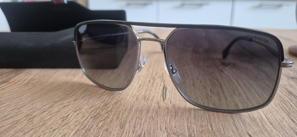Слънчеви очила  Carrera