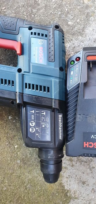 Ciocan rotopercutor bosch profesional.