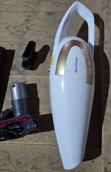 Power Bank (преносима батерия) + Мини прахосмукачка за кола