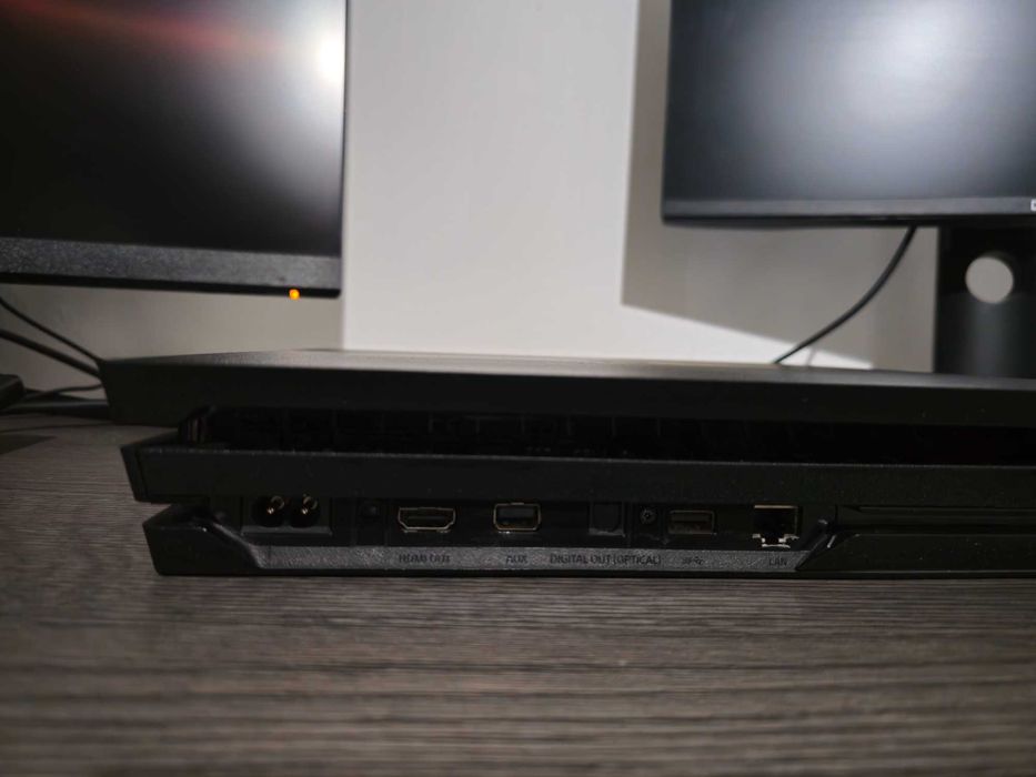 PlayStation 4 pro 1TB + 1бр. джойстик