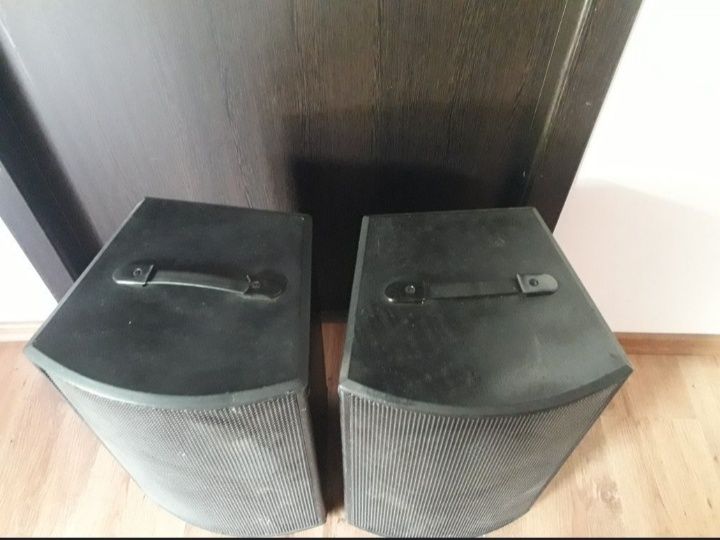 2 Boxe pasive 100w

2 boxe pasive ,scot in jur de 10