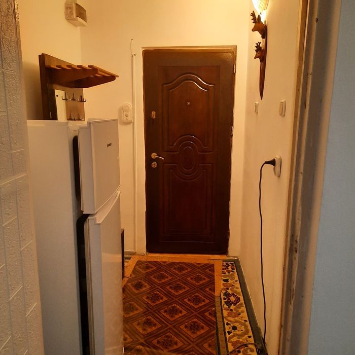 Închiriez garsonieră