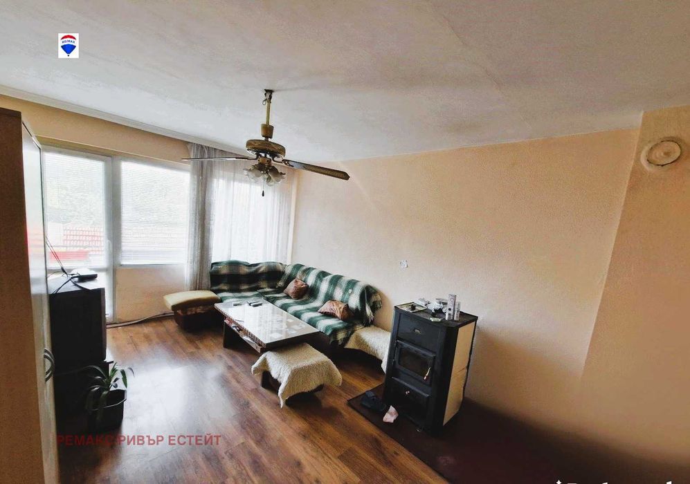 Продава се Четиристаен апартамент в Русе, Родина 1 - 114 кв.м за 1141 €/кв.м - Снимка #1