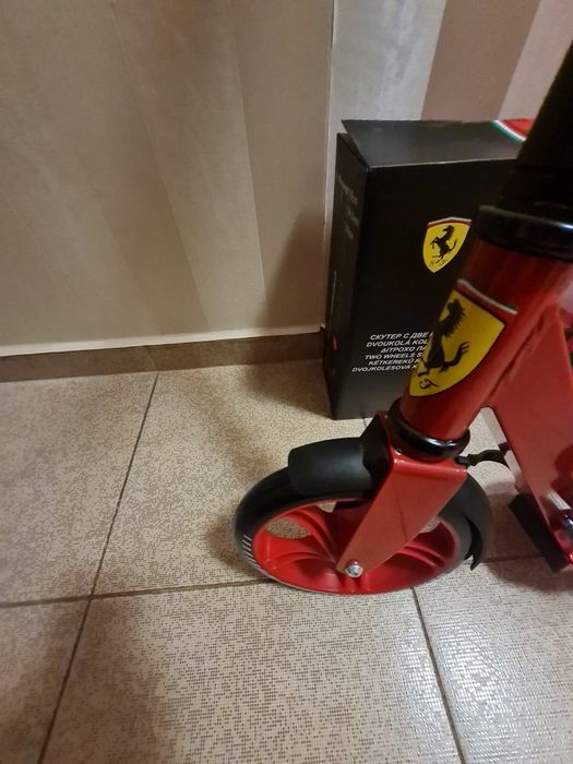 Тротинетка Ферари