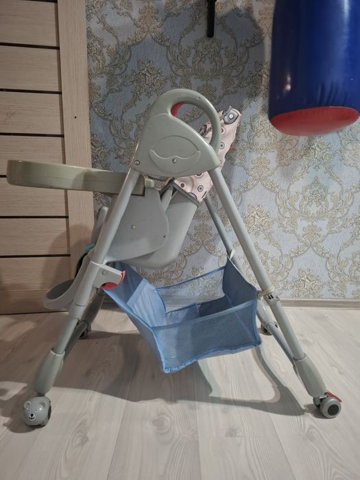 Продам детский стул для кормление