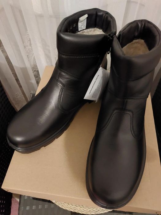 Обувки от естественакожа.