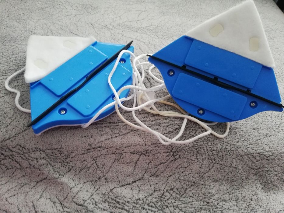 Магнитен Уред за почистване на прозорци.