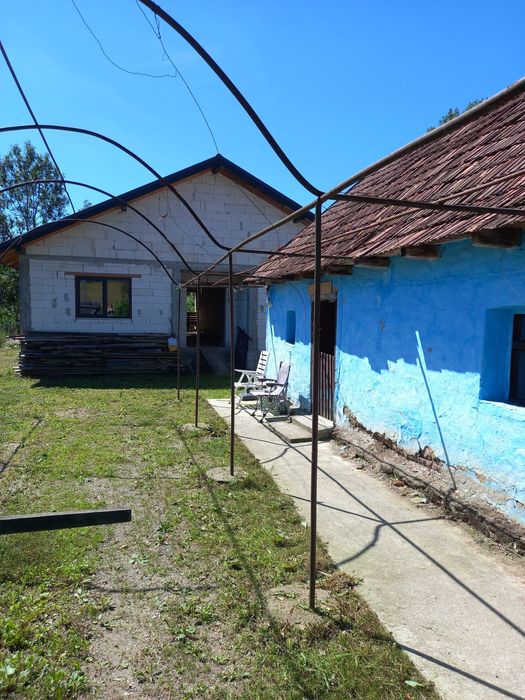 Casa de vânzare cu teren în Plopis