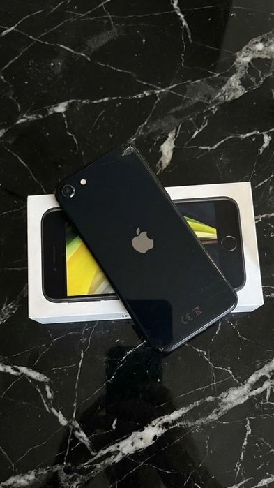 Срочно продам iPhone se 2020