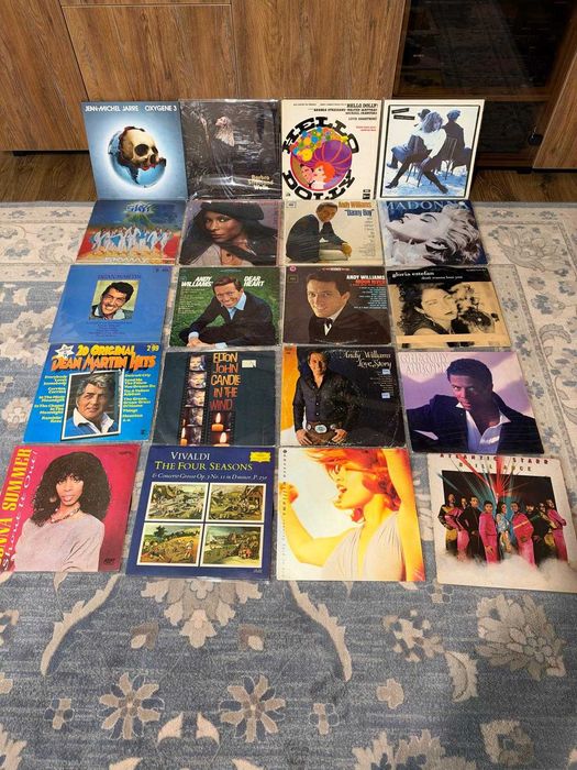 Oferta vanzare discuri Vinil 25 lei buc