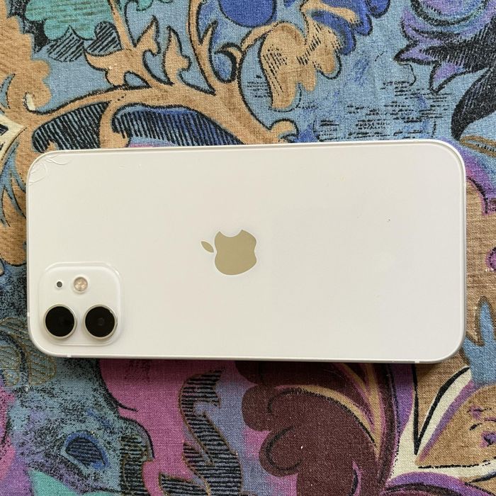 Iphone 12 64gb. Запазен