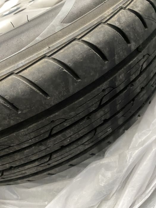Продам резину летнюю с дисками