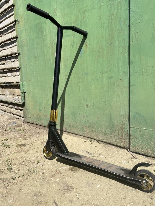 Продам трюковой  самокат