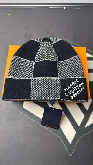 Caciula louis vuitton