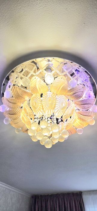 Продам люстру 60 см