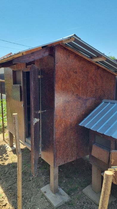 Coteț pentru găini