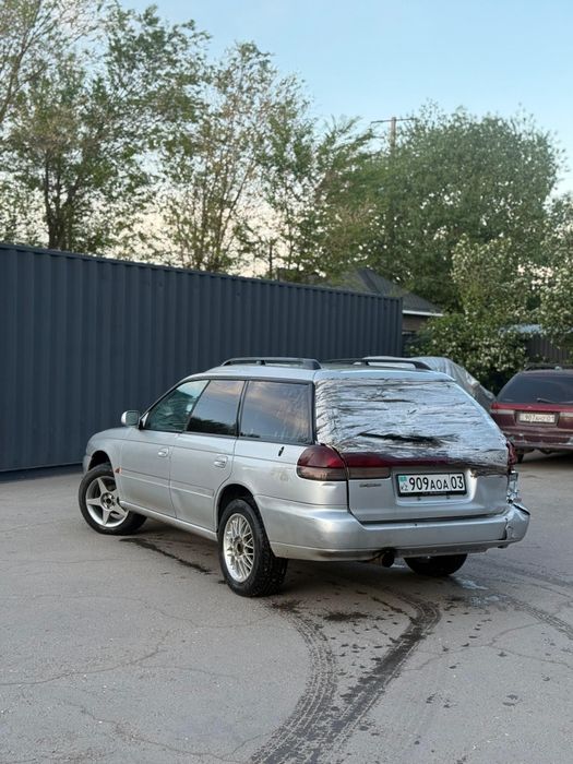 Субару легаси 1996 года