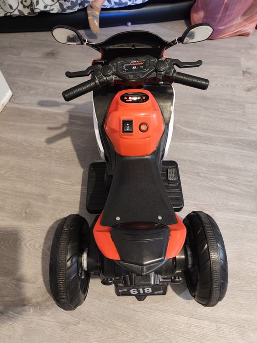 Акумулаторен мотор