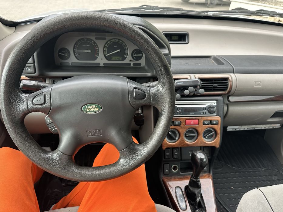 Land rover frelander 4x4 cutie automată motot 2l dizel de bmw