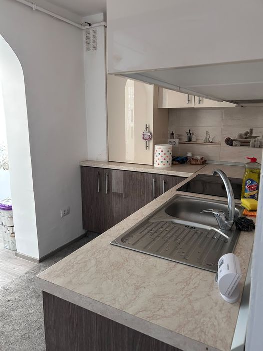 Inchiriez apartament