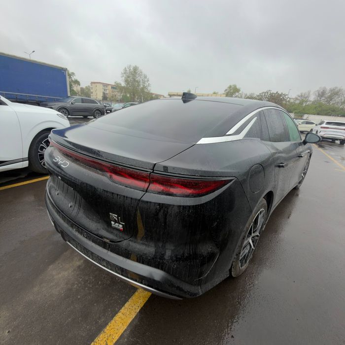 **BYD Han L Restayling GIBRID