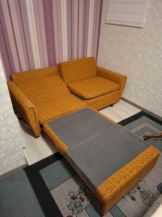 Разтегателен диван